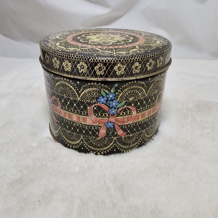 Vintage Hallmark Ribbons and Lace Tin