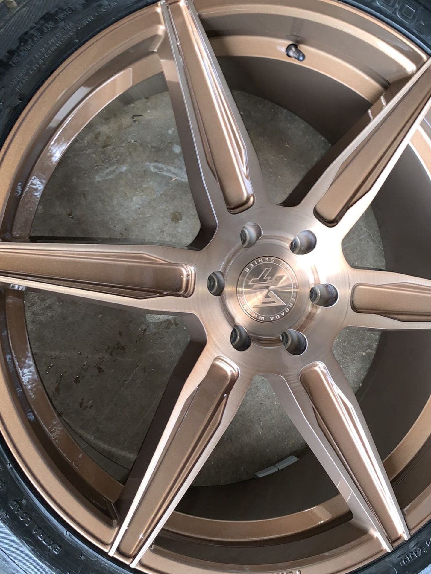 24”ferrada bronze wheels 6 lug Chevy/gmc for Sale in Dallas, TX - OfferUp