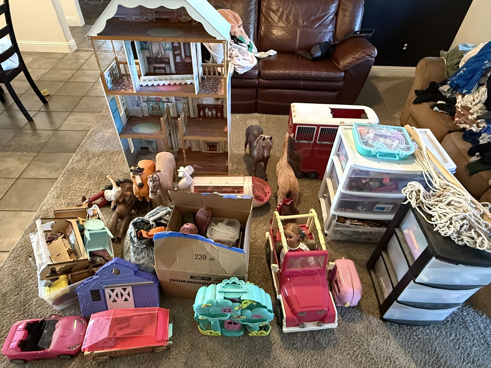 NW Yard sale 10014 Seneca falls