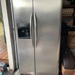 Frigidaire Fridge