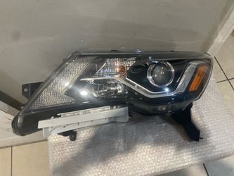 2017-2020 Nissan pathfinder left headlight
