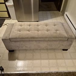 Creme Ottoman