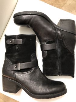 Low black leather boots