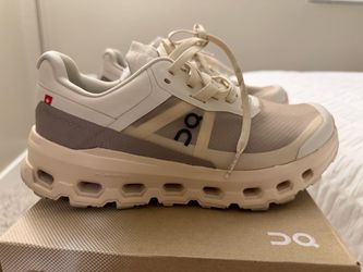 The shoe shown is the On Cloudvista 2 trail running sneaker in the Cream/Desert colorway. Used Once (Half of the day only)  Size 6.5 (For Women)