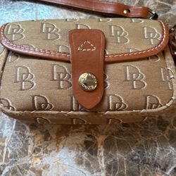 Dooney Bourke Wristlet 