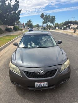 Toyota Camry SE  (Runs perfect, clean title, gas saver)