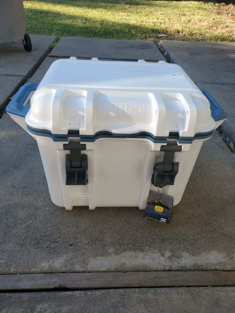 OtterBox Venture Roto-molded cooler 25qt