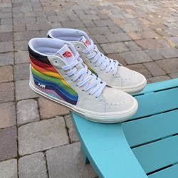 MENS VANS SK8-HI TOP PRIDE RAINBOW SKATEBOARD SNEAKERS - US SIZE 9.5 BARELY WORN