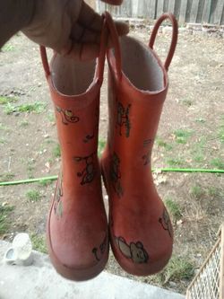 Rain boots boy size7