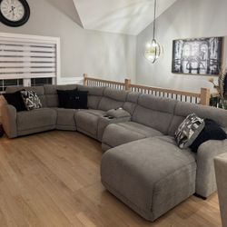 Power Reclining Sectional With 4 Reclining Seats