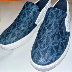 Women Size 7 Like New