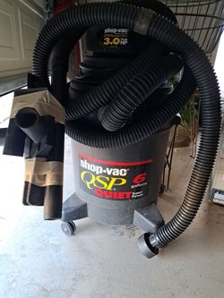 6 Gal shop vac with attachments