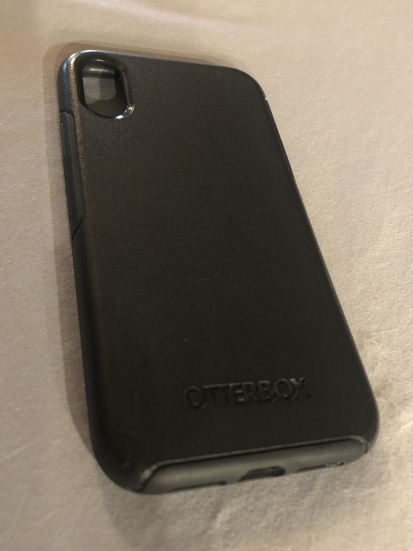 Otterbox Symmetry Case for iPhone XR in Excellent Condition