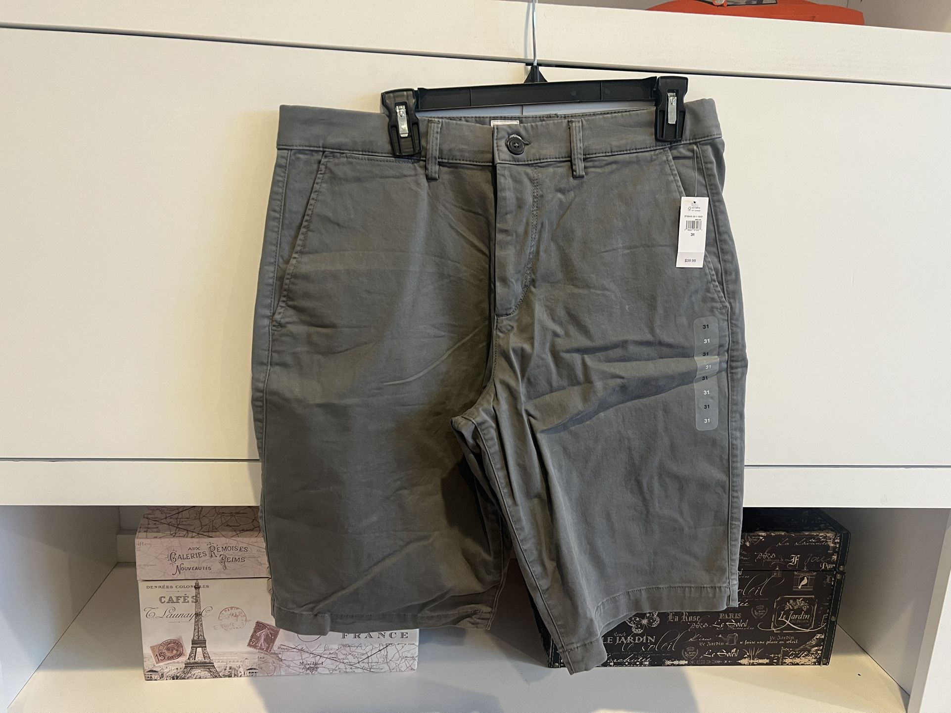 Men's Gap Essential Khaki 31X 12 Shorts GapFlex Comfort Waistband Gray NWT