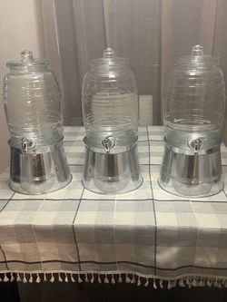 GLASS WATER JUGS