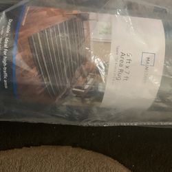 brand New Mainstay Rug Área Is 5 By 7 Ft