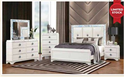 Brand New! luxurious White Bedroom 4pc Set
