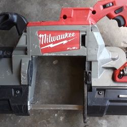Milwaukee Bandsaw 