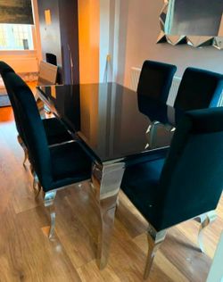 Dinning table and chairs