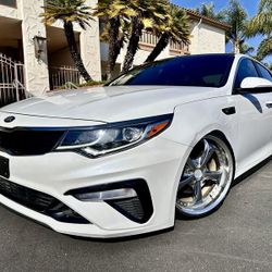 2019 Kia Optima *Bagged* Low miles!*
