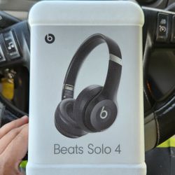 Beats Solo 4 Headphones New Sealed