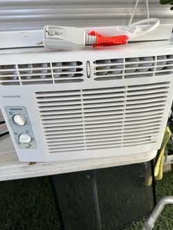 FRIGIDAIRE Window Air Conditioner: 100 to 150 sq. ft., 5,000 BTU/h, 115V AC, 5-15P plug, cooling only (works very well).