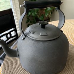 Calphalon Tea Pot Kettle Made in Ireland 2qt