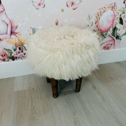 Fluffy Stool (world market)