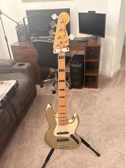 Fender jazz elite 5 string