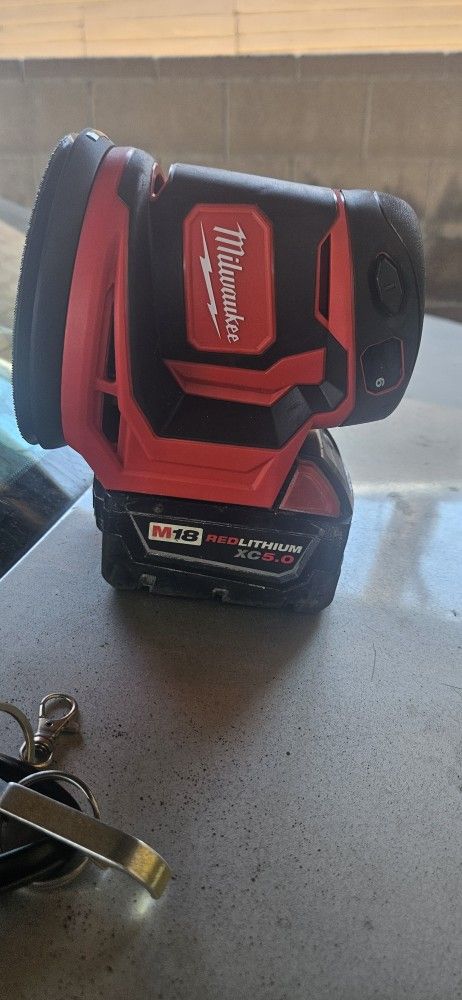 Milwaukee M18 5 Random Orbital Sander With Battery 