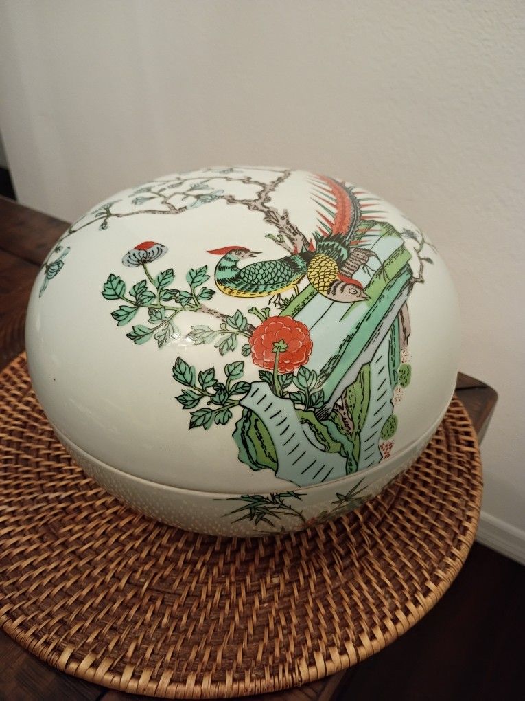 Vintage Asian Lidded Porcelain Box Bowl