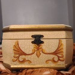 Vintage Wooden Jewelry Box 