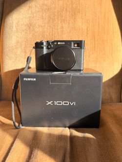 Fujifilm X100VI Black + Accessories | Excellent Working Condition