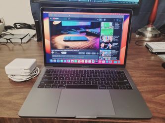 MacBook Pro Laptop 17
