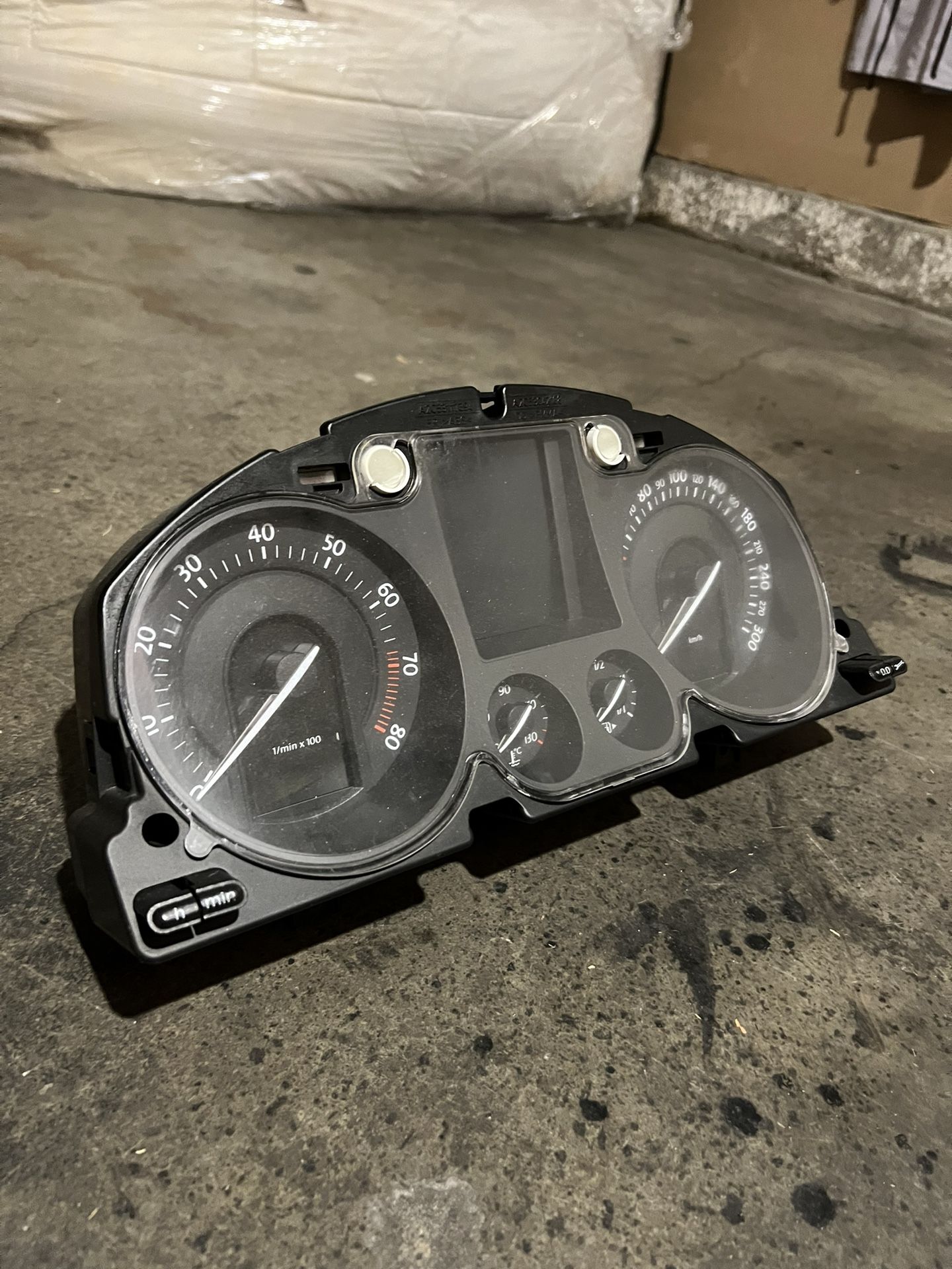 2006-2010 Volkswagen Passat Instrument Cluster