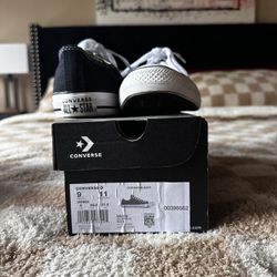 $30 Brand New Converse (Size 9)