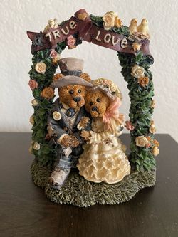 “True Love” Boyd’s Bears, Bearstone Collection