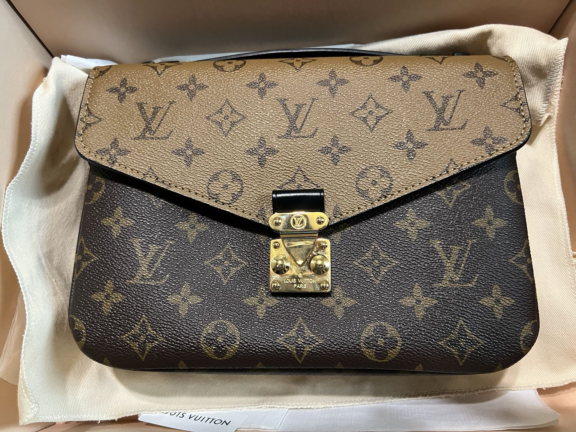Pochette Métis Monogram Reverse