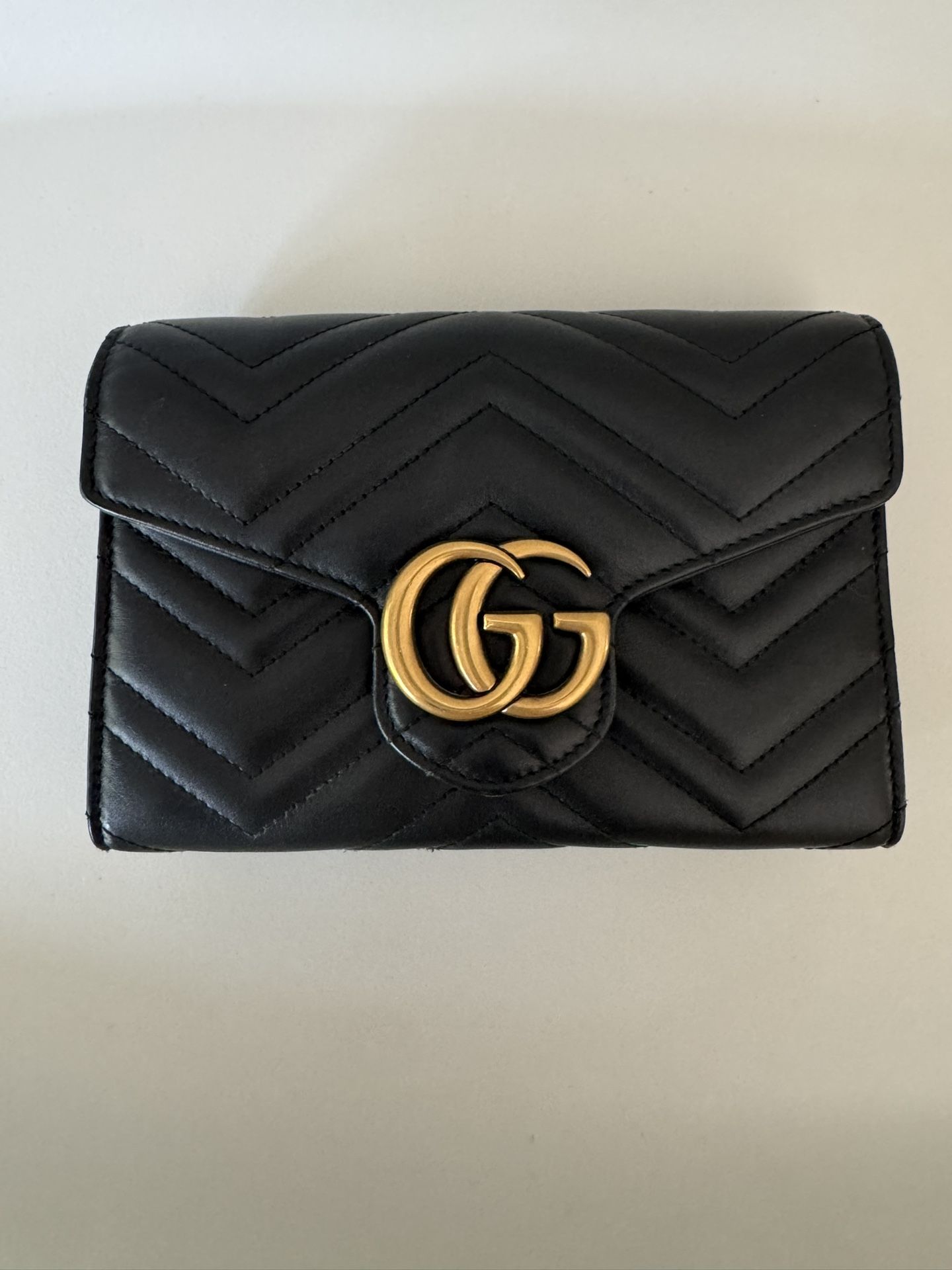 Excellent Condition Gucci GG Marmont Wallet On A Chain Bag