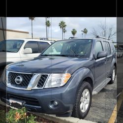 Nissan Pathfinder 2012