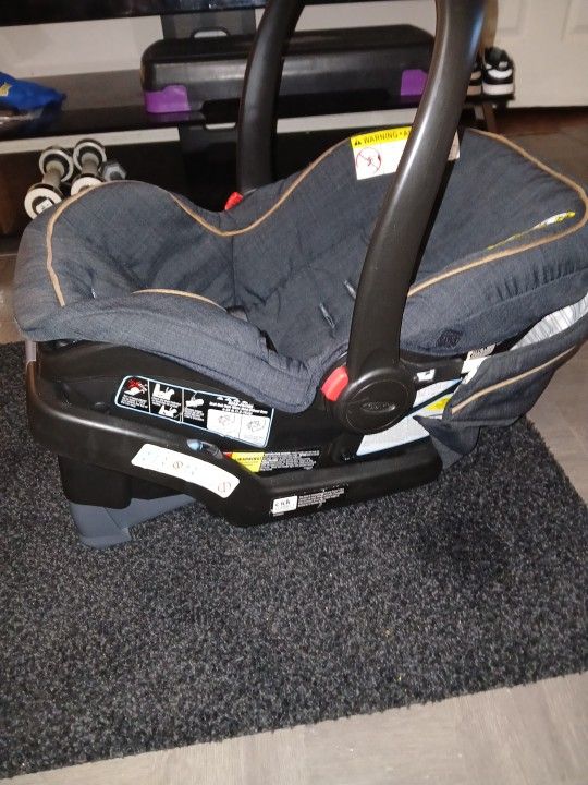 Graco Baby Car Seat In Good Condition