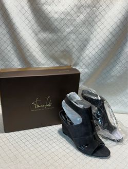 Franco Sarto Charc-Grey Sueded Wedge Sandal with Zipper Size 7.5