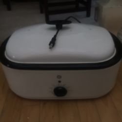 Clean Electrical Turkey Roaster. No Mess. In Great Working Condition 