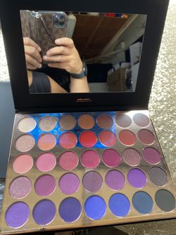 Eyeshadow palette