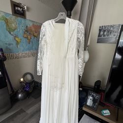 WEDDING DRESS USED ONLY 1 