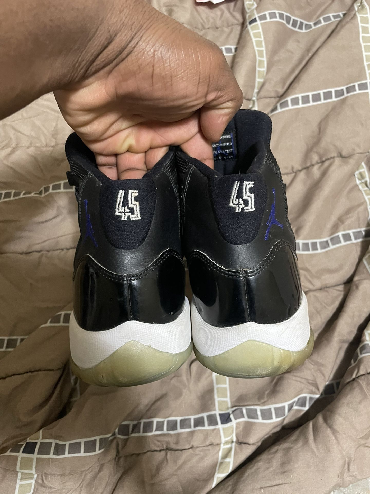 AIR JORDAN 11 RETRO 