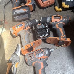 RIDGID 18V Cordless Tool Bundle with Batteries, Charger, CAT Work Light & Pruners