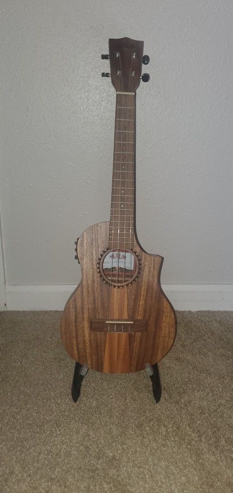 Kala Teakwood Tri-Top Tenor Acoustic-Electric Ukulele Plus Gator Gig Bag