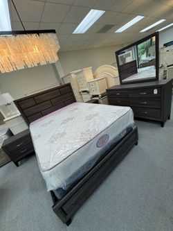 Queen bedroom set (FREE 24H DELIVERY AND SETUP)