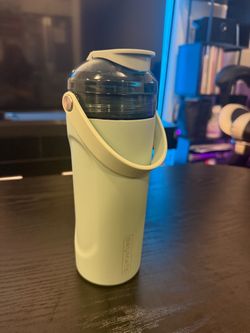 Brumate multishaker tumbler